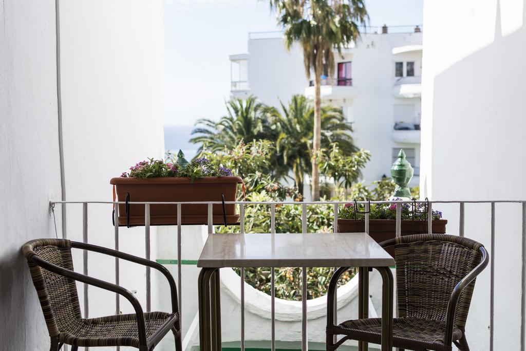 Hostal Mena Nerja Kültér fotó