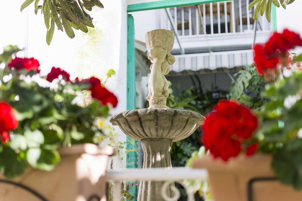 Hostal Mena Nerja Kültér fotó